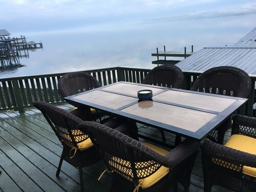 Great Cayuga Lake House Complex for families, reunions, or just relaxing!