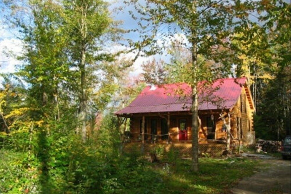 Dream Log Cabin, Yet Close to Everything! Animals Welcome!!!