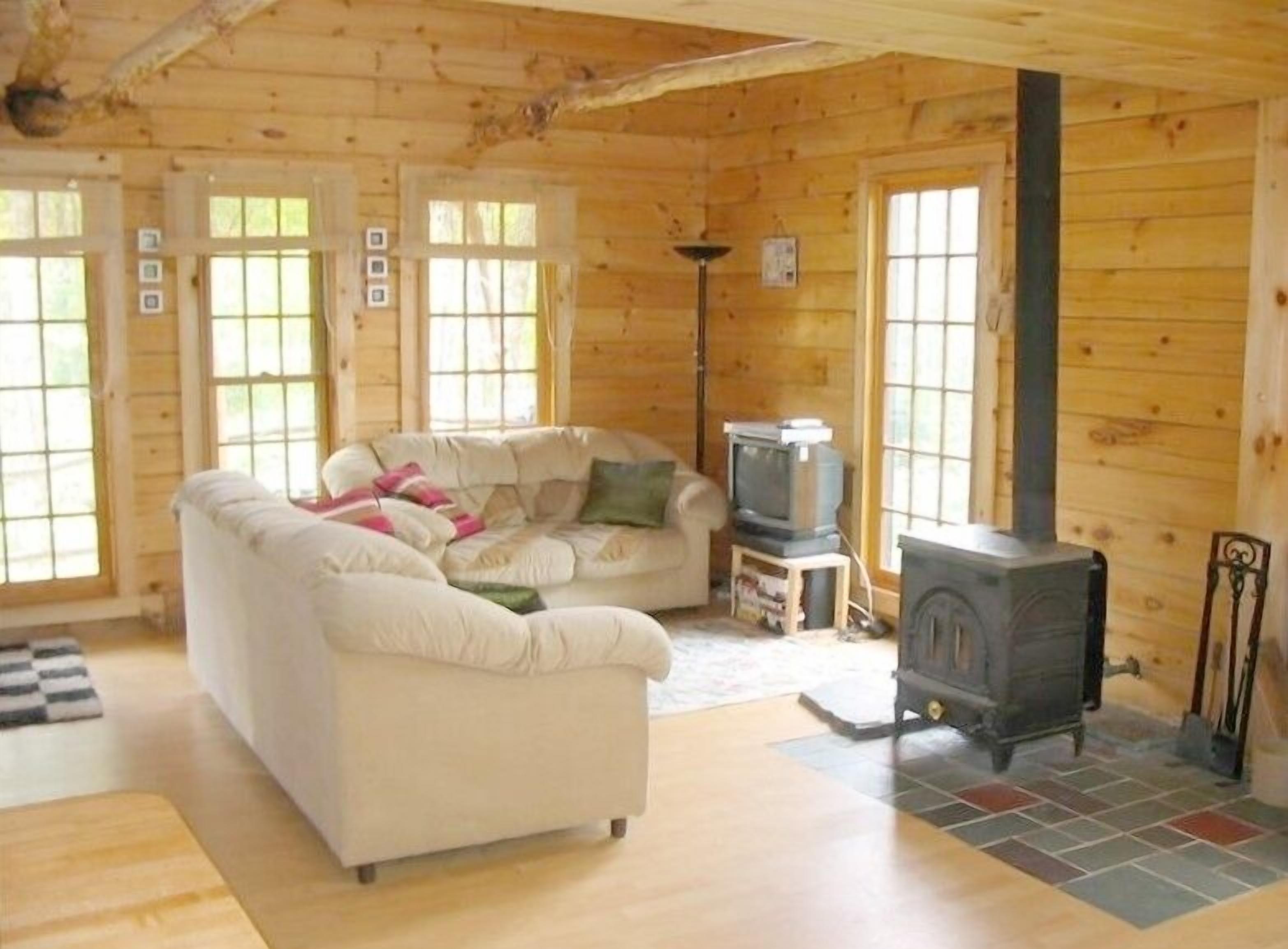 Dream Log Cabin, Yet Close to Everything! Animals Welcome!!!