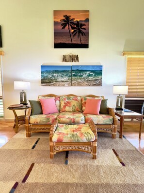 Smart TV, lettore DVD, libri, biblioteca musicale