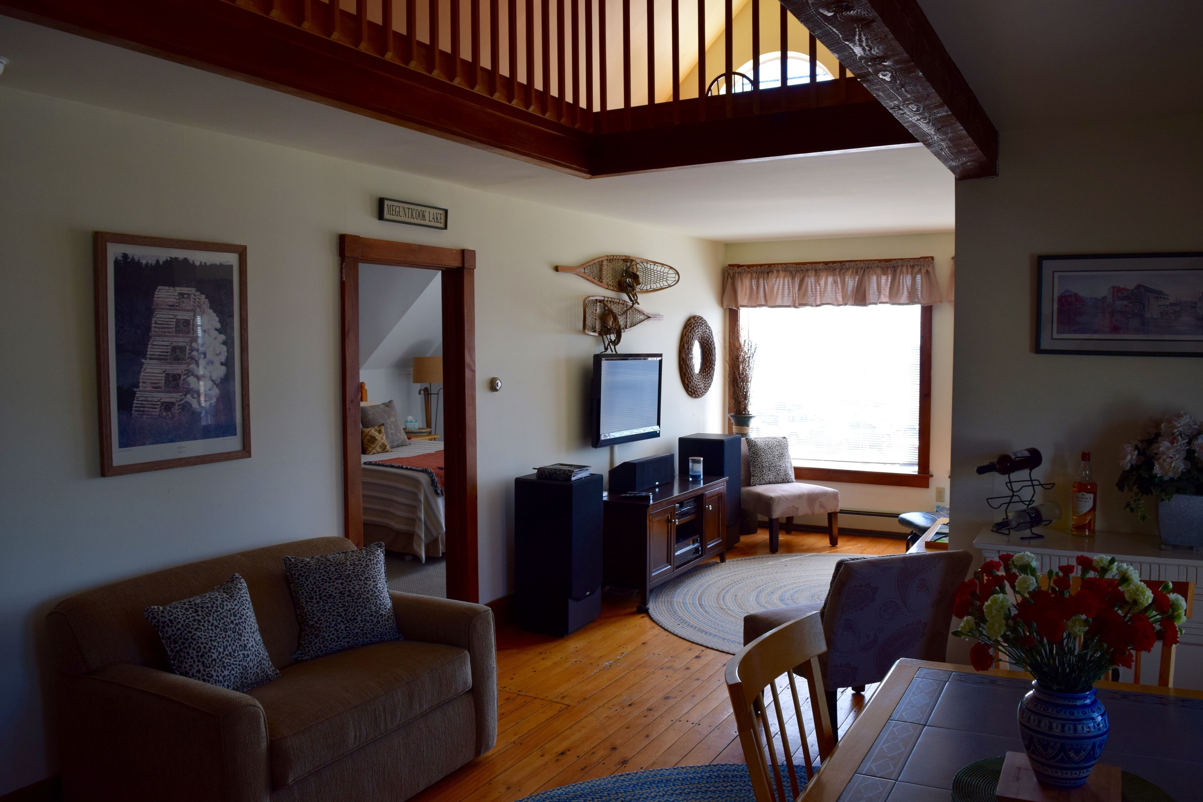 Télévision, lecteur de DVD, chaîne hi-fi