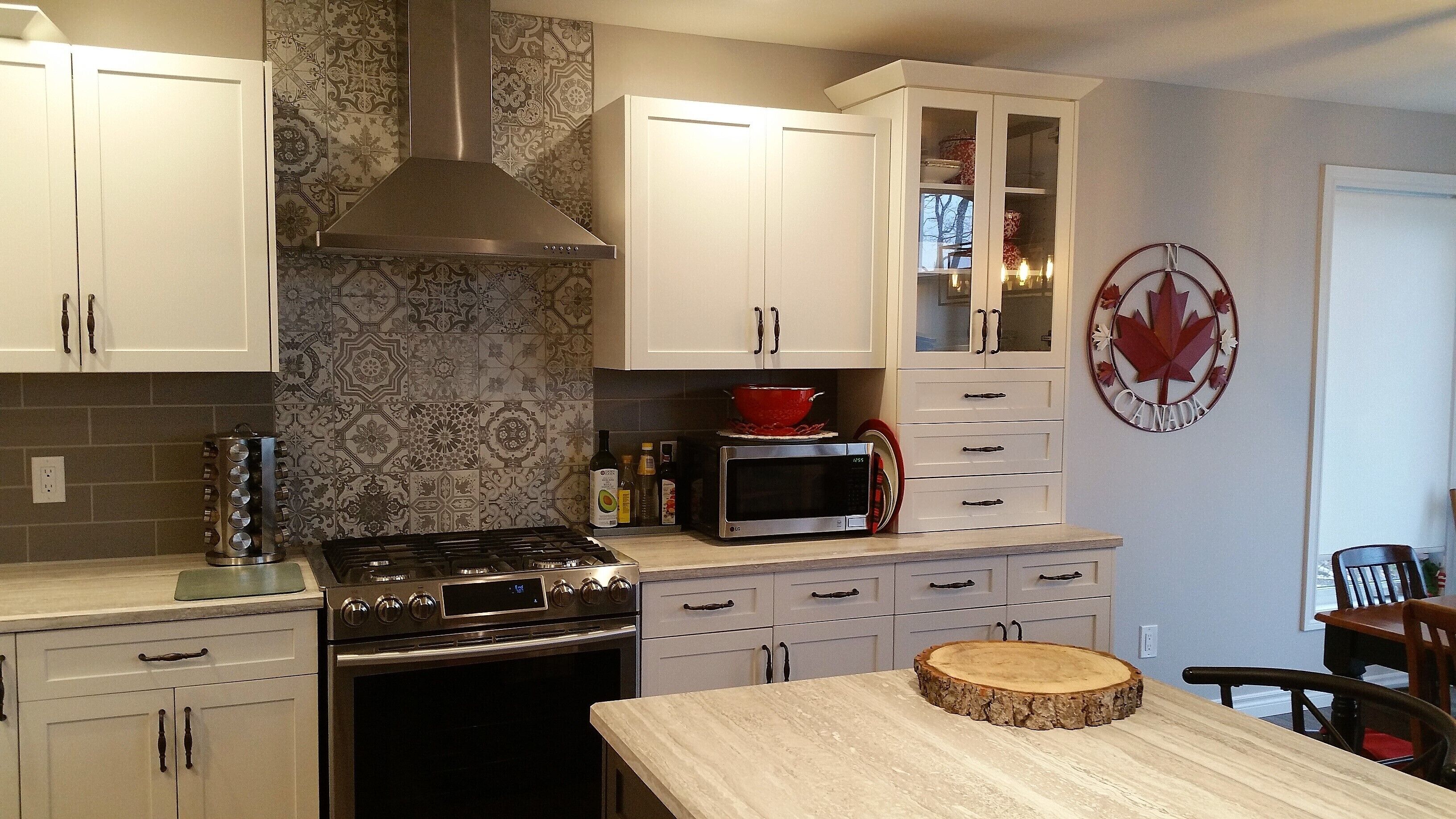 Fox Run: Waterfront Lakehouse with Impressive Views and Luxury Details