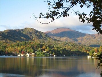 WOW! What a view! This is the scene you will enjoy throughout your stay.