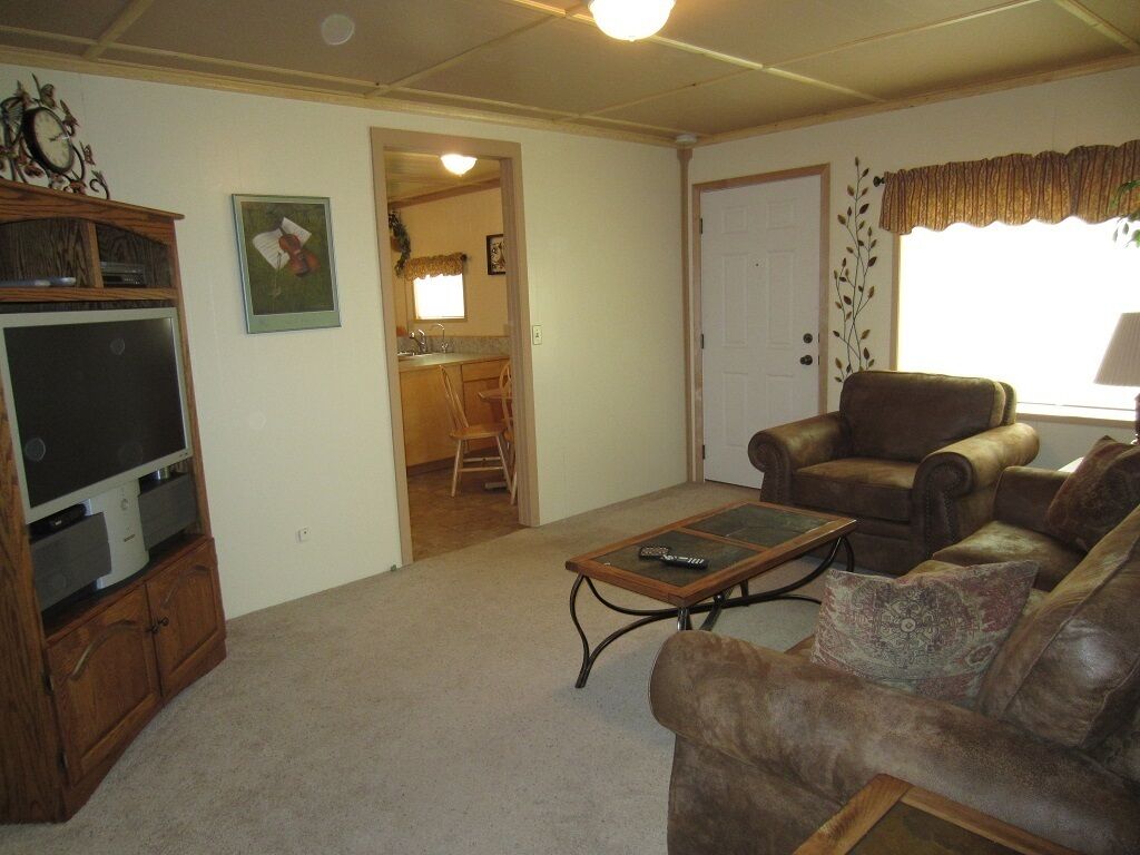 Clean, Airy And Bright One Bedroom Apartment In Beautiful Sandpoint, Idaho