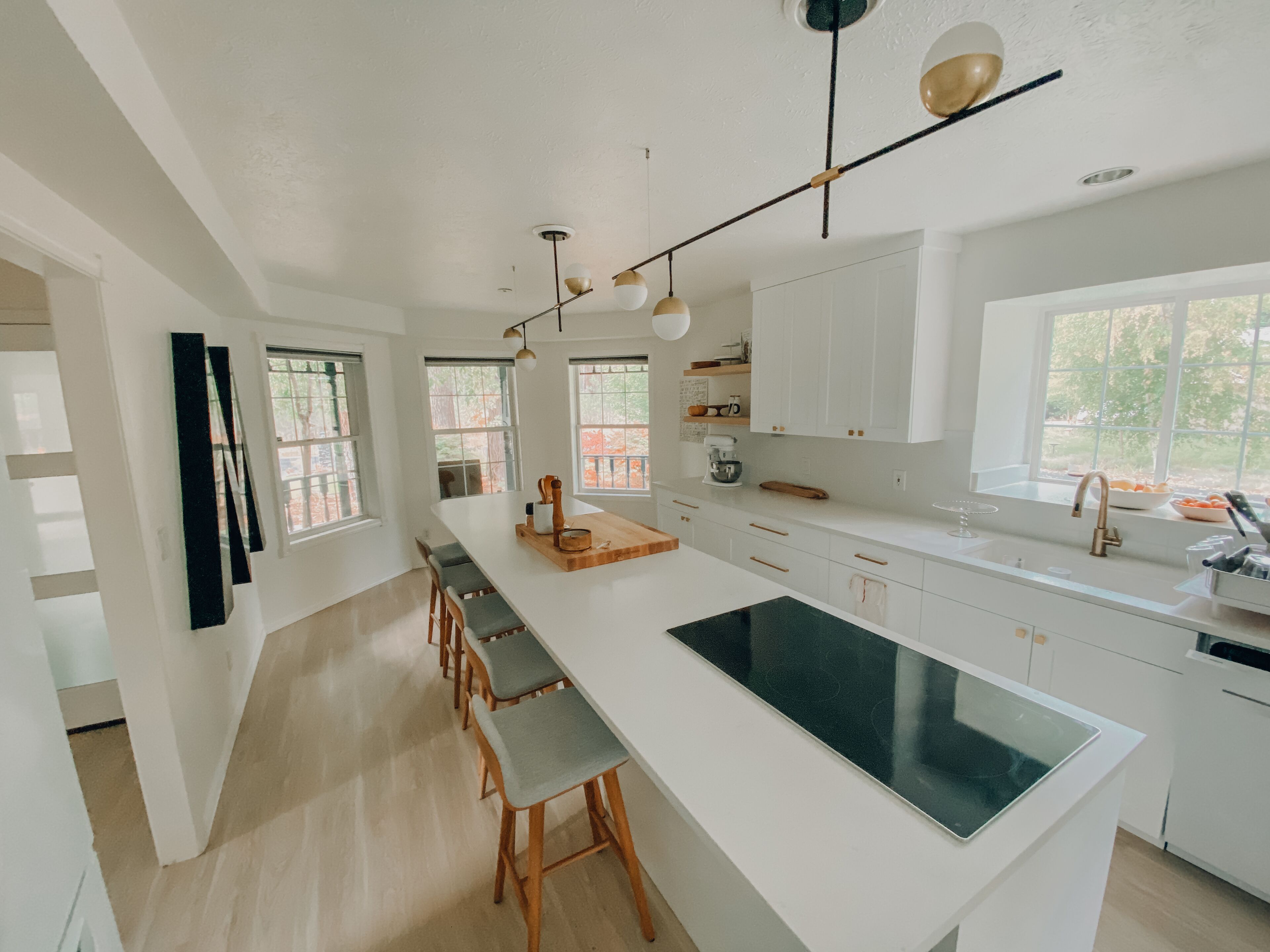 *RENOVATED* Peaceful Home Near Green Bluff, Wedding venues, Ski Resorts & Lakes