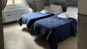双人房或双床房, 无烟房, 独立浴室 (Room 3) | 遮光窗帘、熨斗/熨板、免费 WiFi、床单
