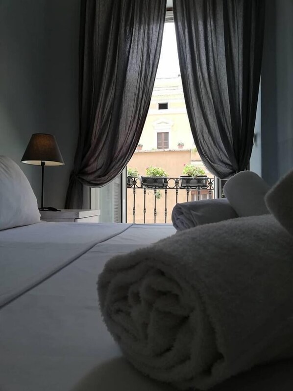 Panoramic Double or Twin Room, Smoking (Room 10) | Blackout curtains, iron/ironing board, free WiFi, bed sheets - Guest House Relais Indipendenza. (Rome)