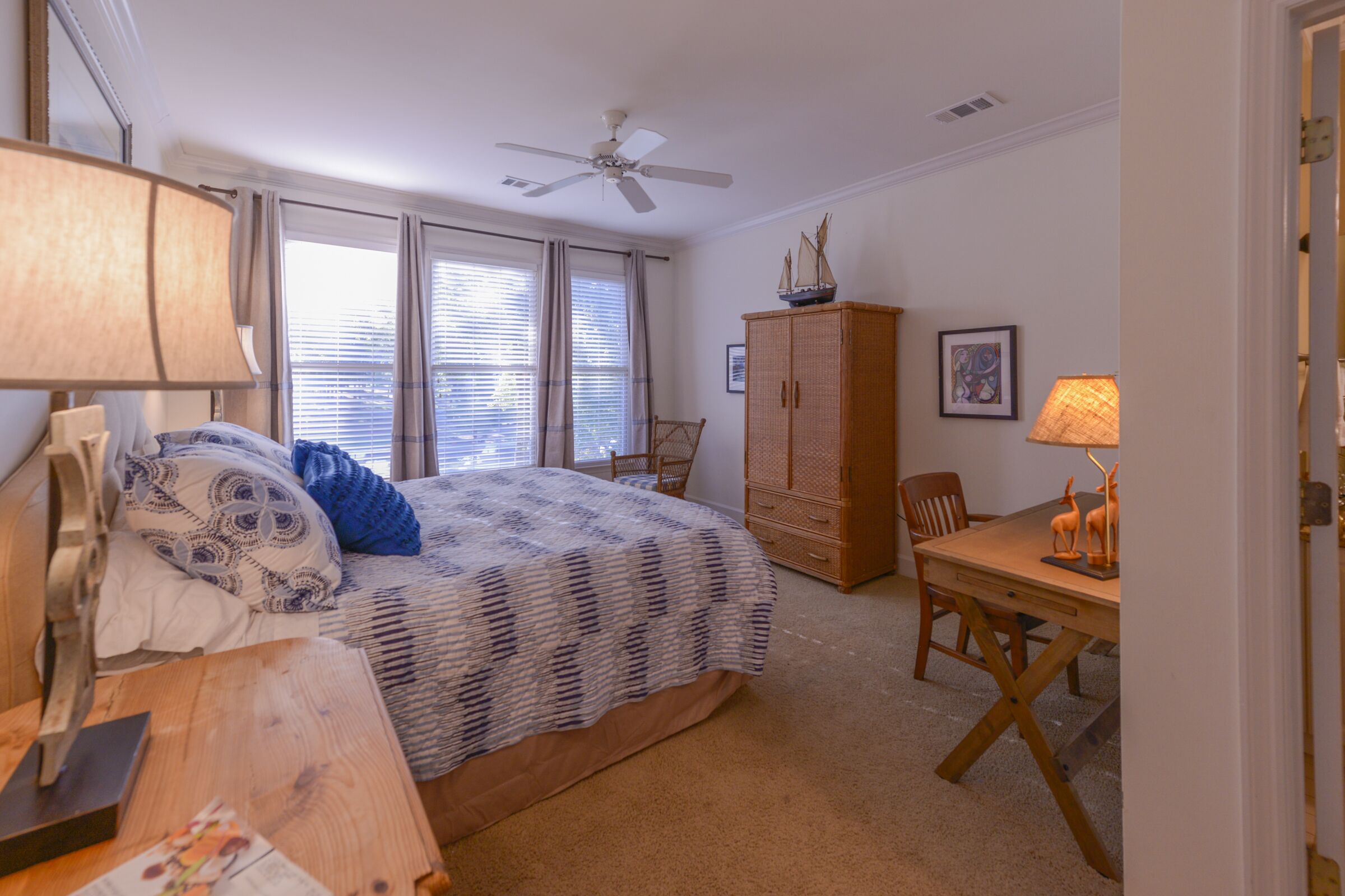 Reynolds Lake Oconee Fishtales Lodge lakefront 4BR/3BA.