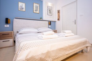 Studio | In-room safe, iron/ironing board, free WiFi, bed sheets - Apartment Bosanska (Split)