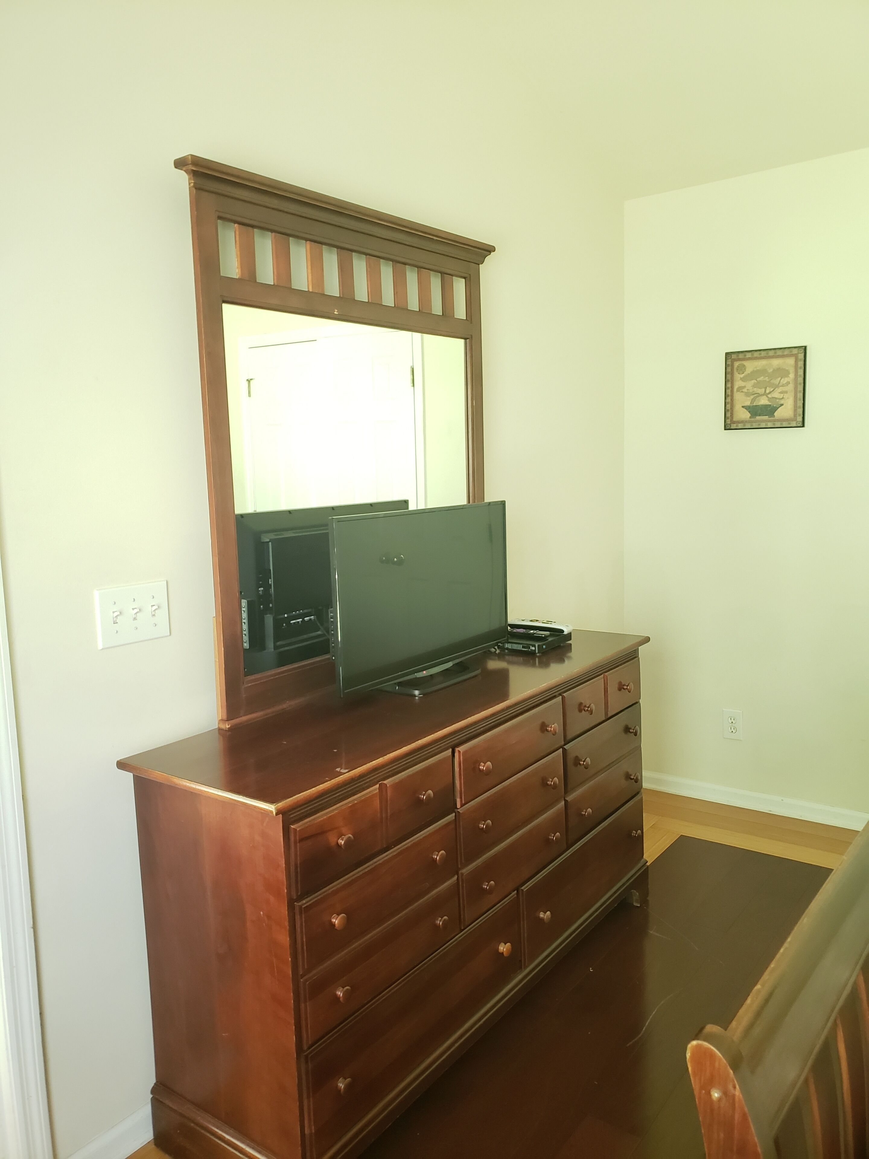 3 Bedrooms House with two (2) Full Bathrooms - Free WiFi