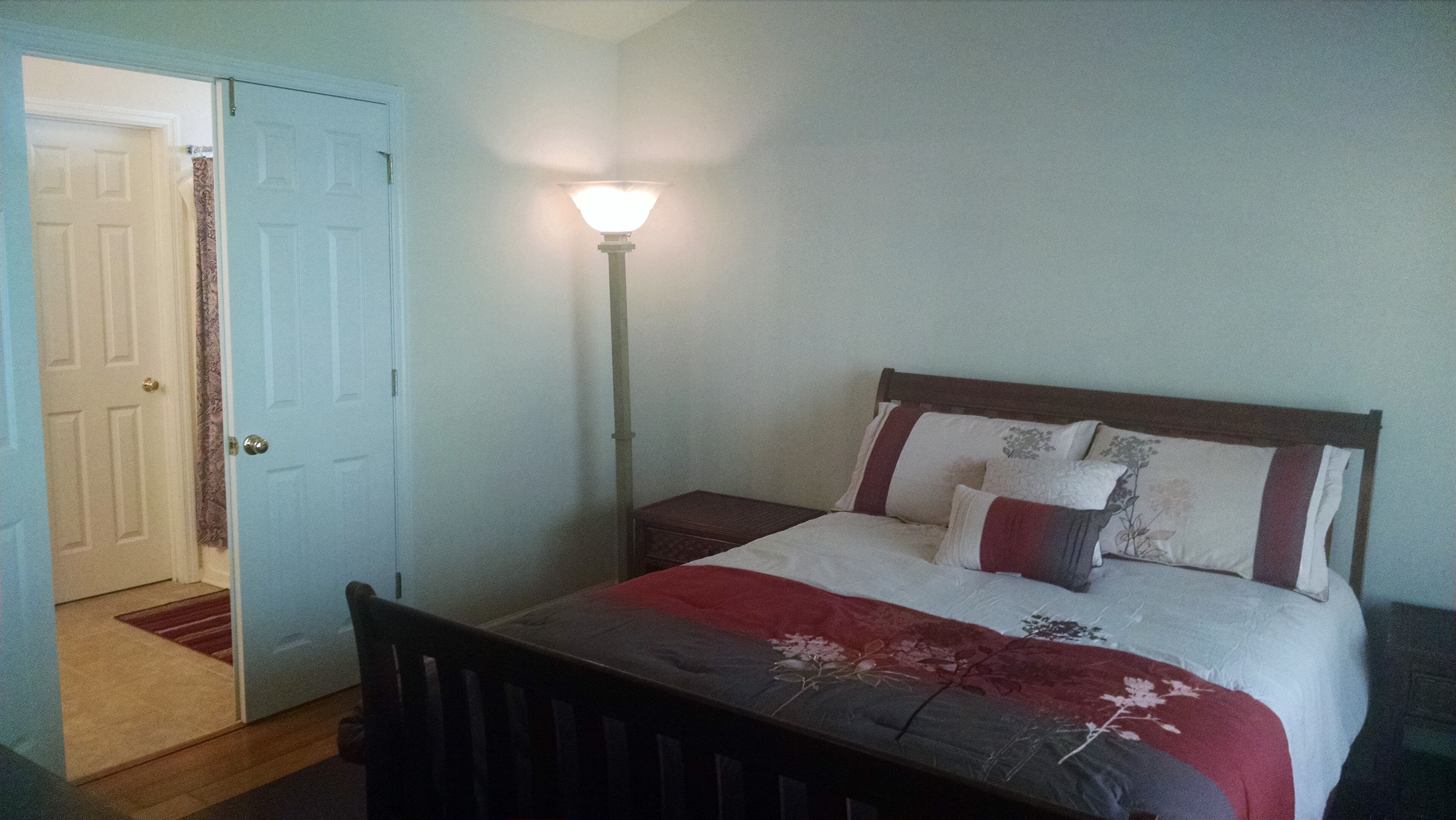 3 Bedrooms House with two (2) Full Bathrooms - Free WiFi