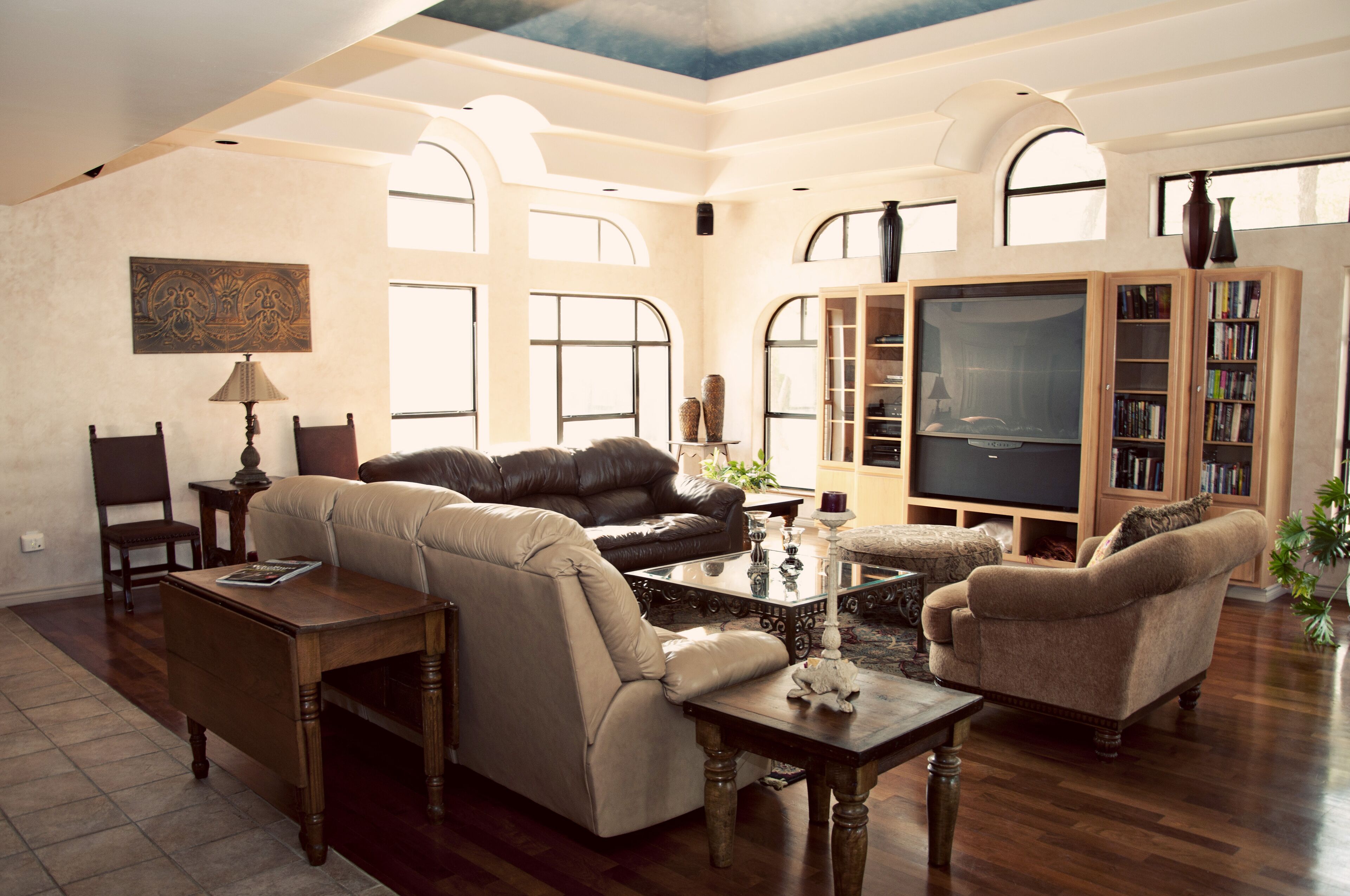 Huge Luxury Home including 3 Beautiful Cottages only 20 min drive to Concan,TX