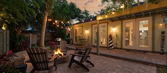 Charming 3BR/2BA Artisan Cottage, Heart of St. Augustine