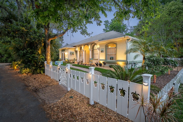 Experience the warm, welcoming ambiance of our St. Augustine Guest House.