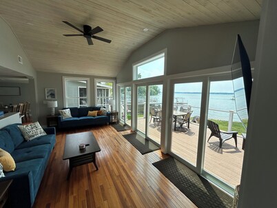 Large Newly Remodeled Lake house right on the water. Sleeps 24+