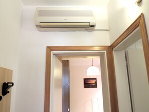 อพาร์ทเมนท์, 1 ห้องนอน, ชั้นล่าง | เครื่องปรับอากาศ