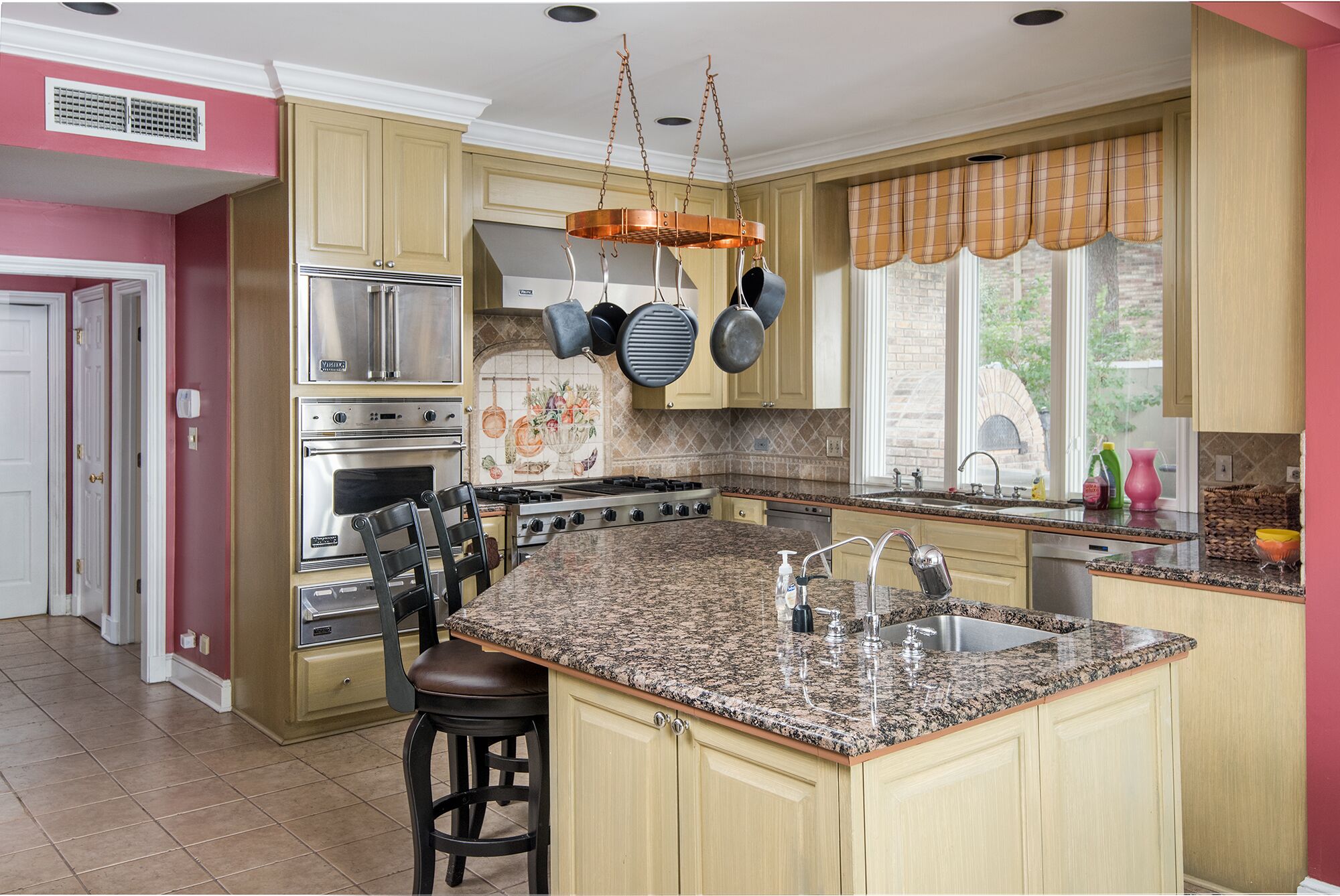 The Retreat with  Wilson Dam view & Water Aces