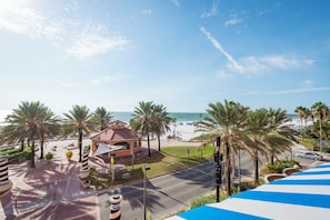 On the beach, sun-loungers, beach towels - Aqualea Hyatt - Oceanfront Condo - Monthly Rental with Resort Amenities (Clearwater Beach)