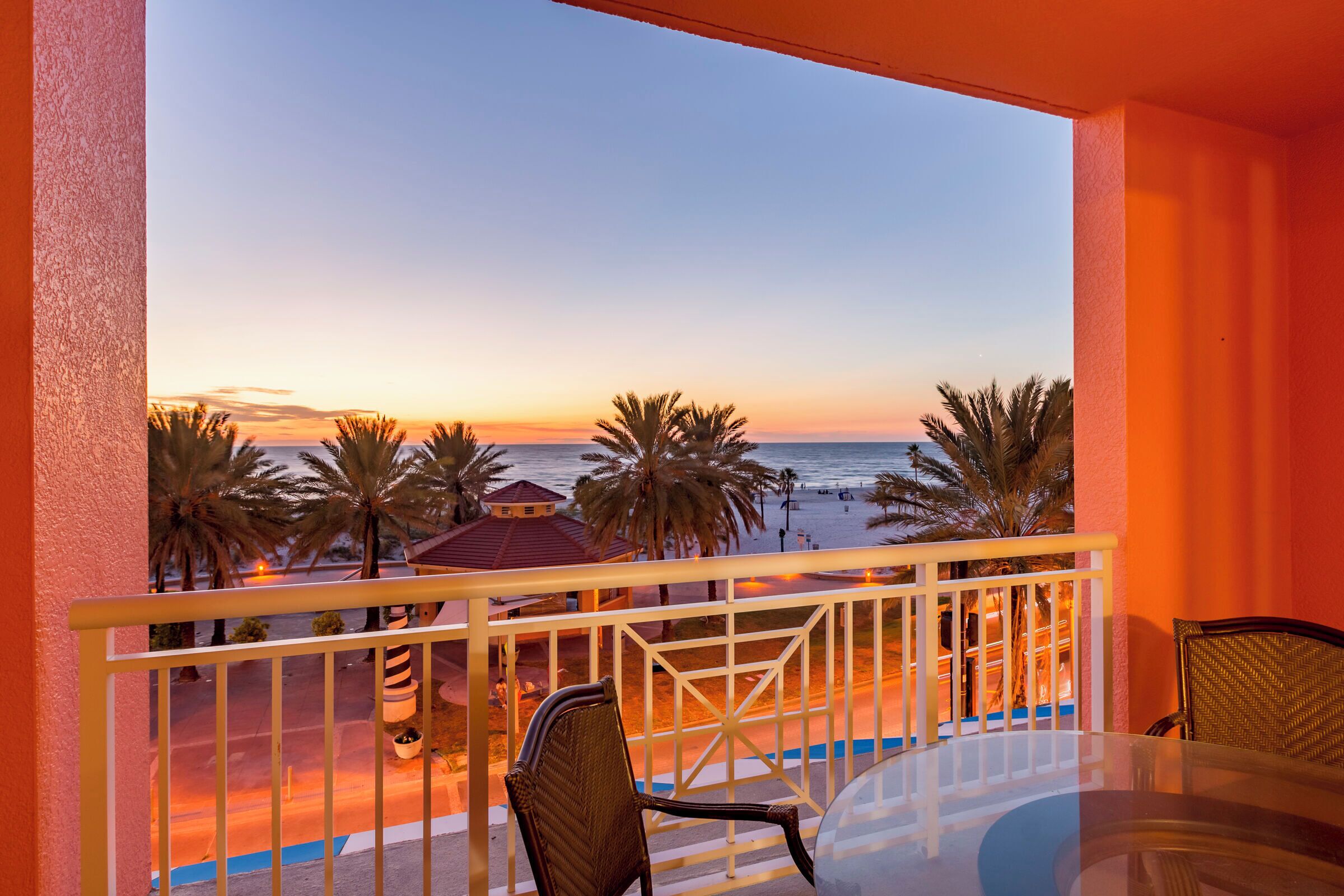 Oceanfront Unit with Hyatt  Resort Amenities, Clearwater Beach.