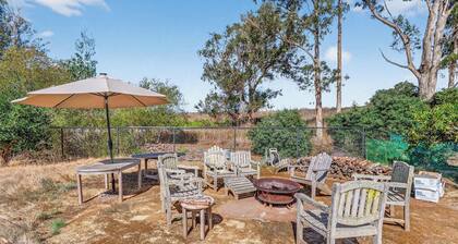 Manresa Meadows on Acreage!