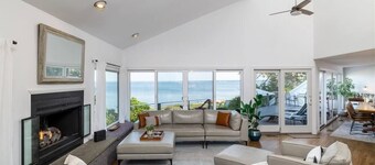 Stunning Beachfront Home ~ 5BR/3BA Family Friendly