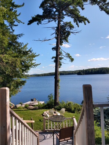  Secluded  Lakefront Home Minutes from Bangor.