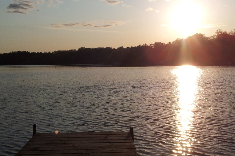 Welcome To The Nut House On Sunfish Lake! Come For The Relaxation Or Adventure!