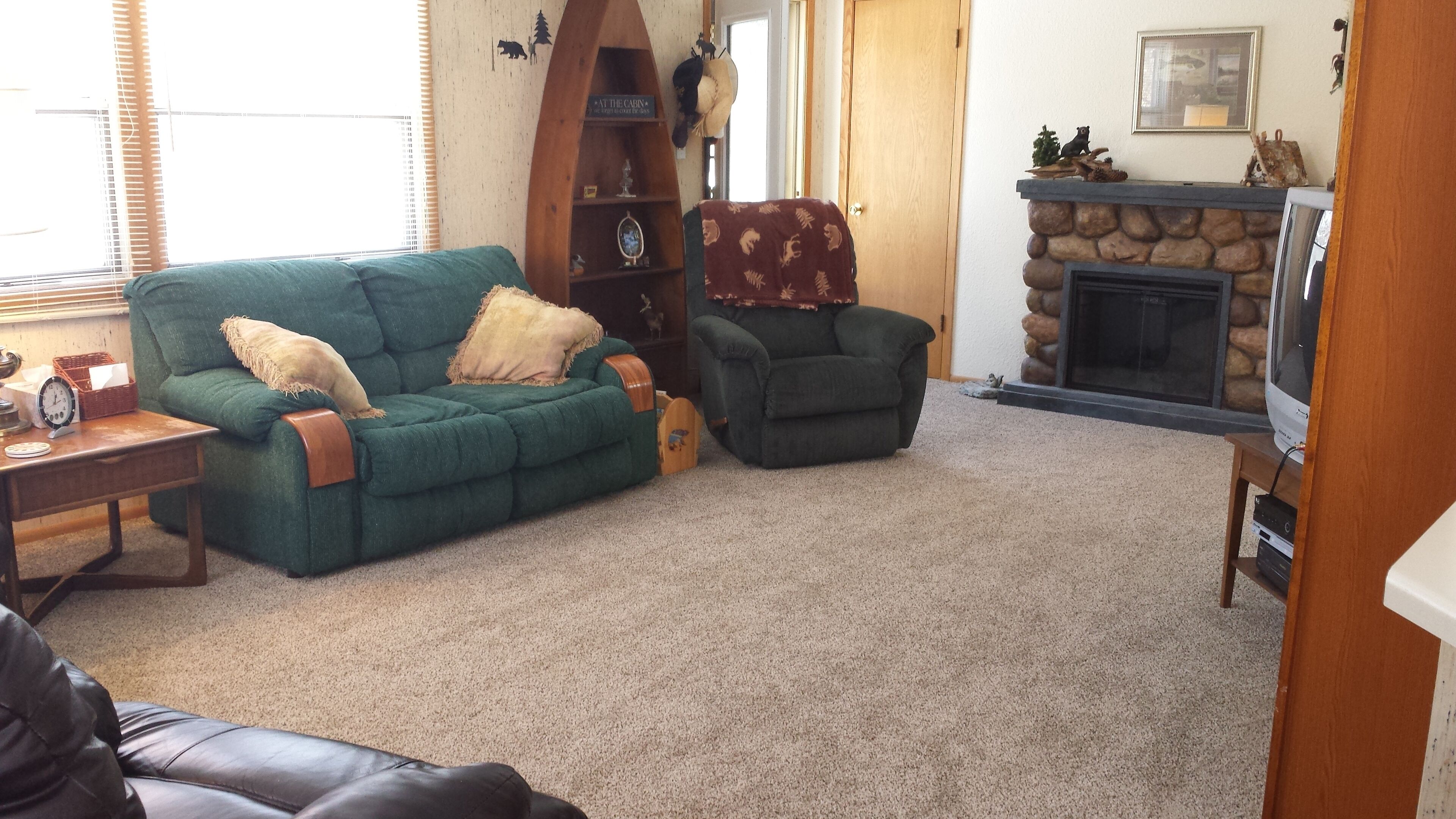 Welcome To The Nut House On Sunfish Lake! Come For The Relaxation Or Adventure!