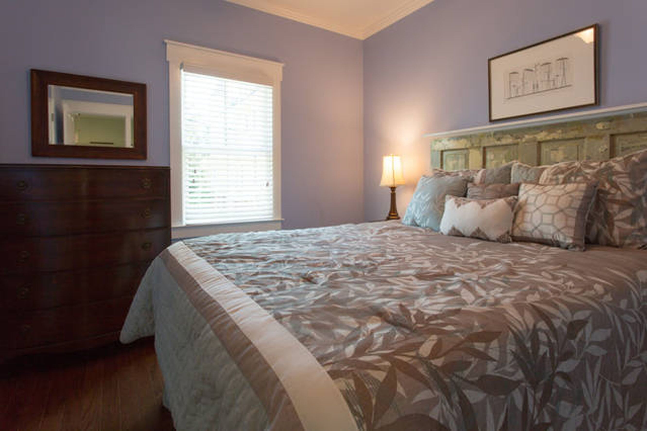 Connemara Cottage in Historic District - Featuring Local Art