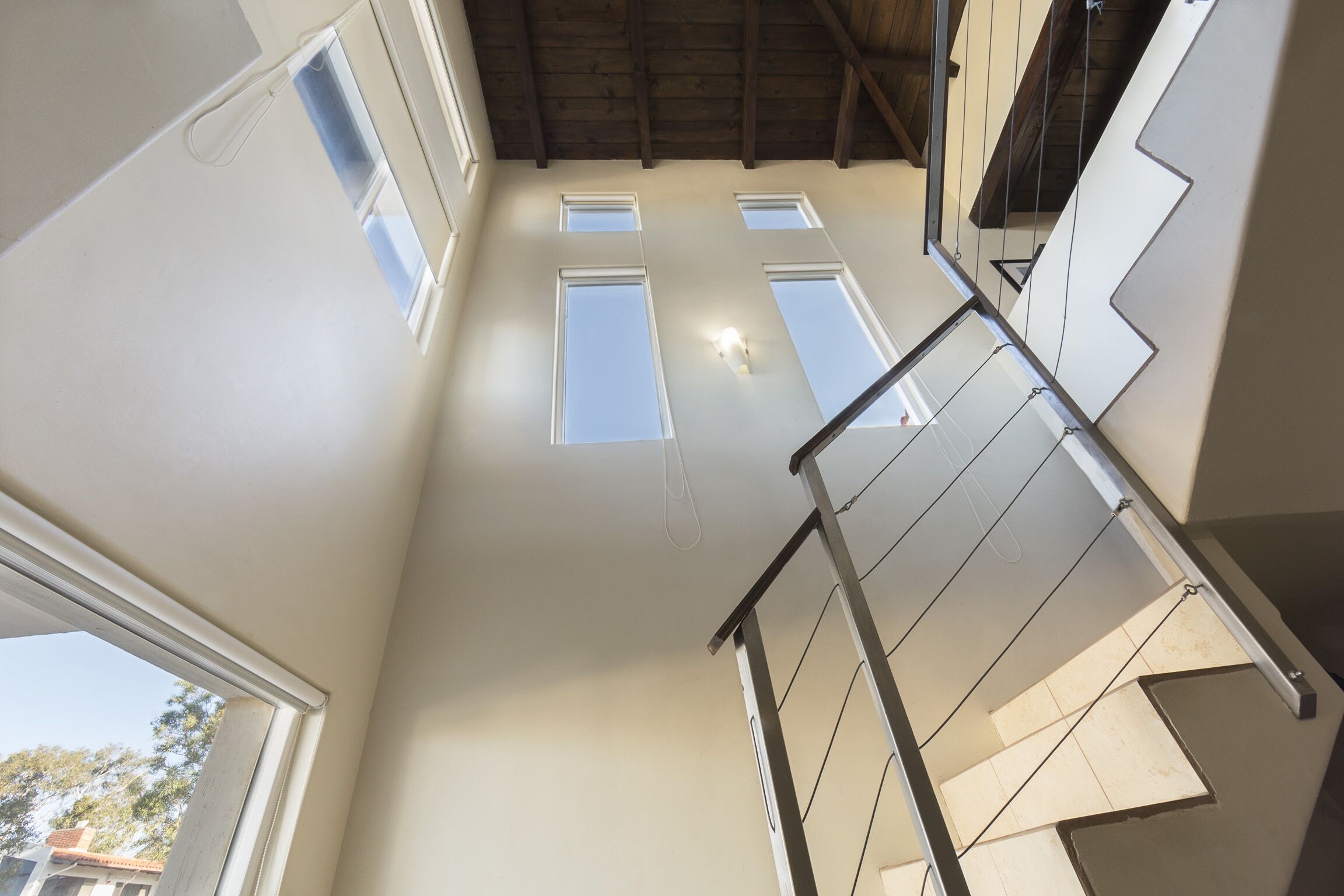 Stunning, spacious 6 BD/4.5 bath home on golf course with beautiful ocean views