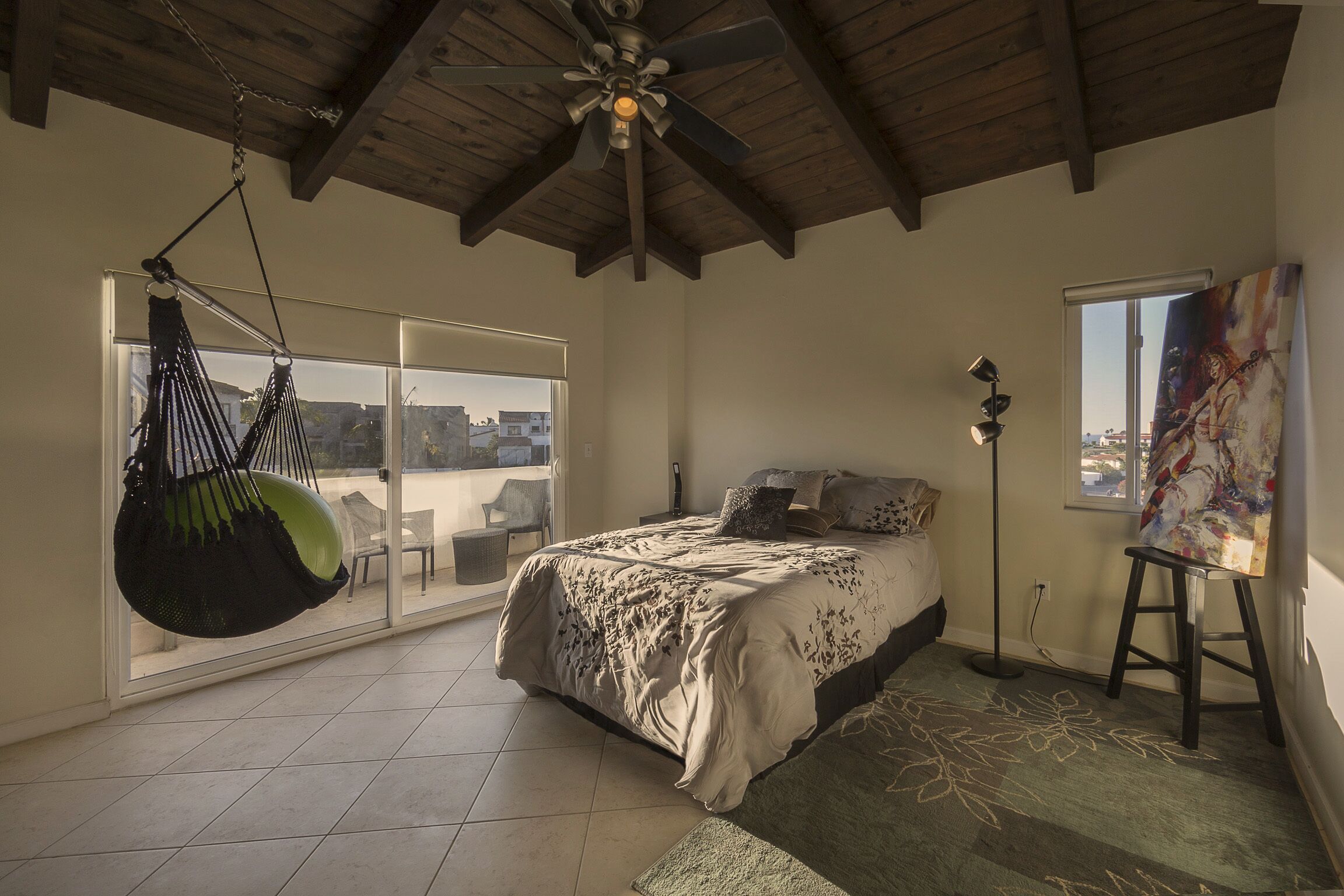 Stunning, spacious 6 BD/4.5 bath home on golf course with beautiful ocean views