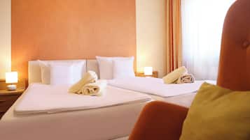 Double Room, Non Smoking | In-room safe, desk, free WiFi, bed sheets