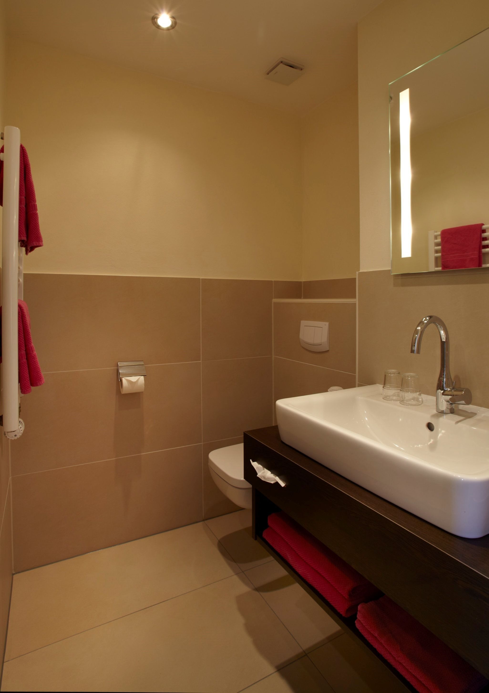 Bathroom | Free toiletries, hair dryer, bathrobes, slippers