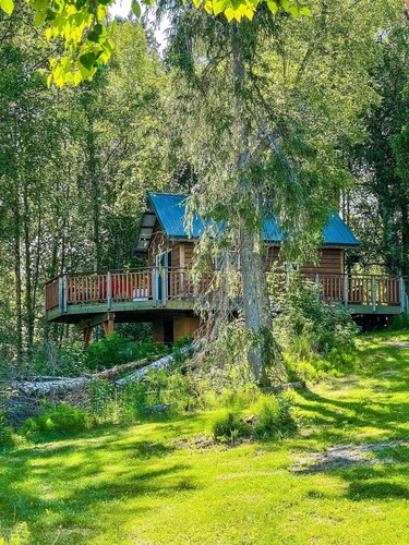 Cozy Cabin on a Beautiful Lake with Big Parking