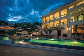 Een verwarmd zwembad