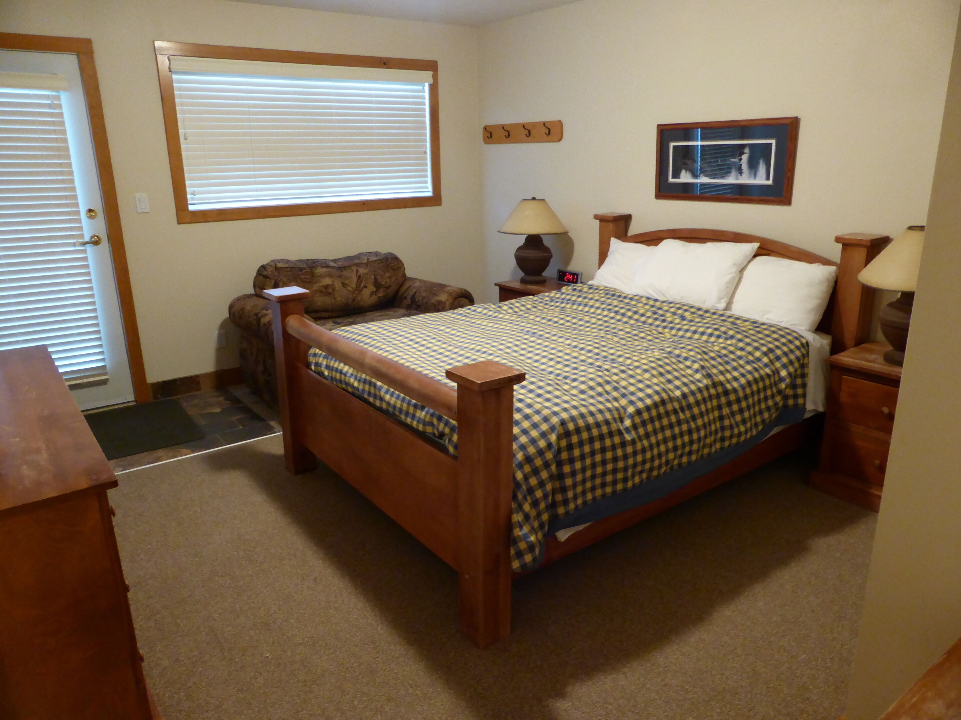 2 Hot Tubs and 2 Kitchens! Large and Conveniently located.