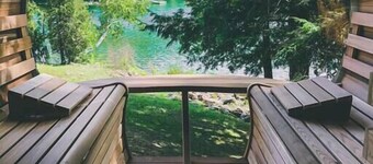 The Frontenac: A Lakeside Cabin Retreat with Sauna