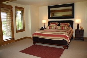 4 habitaciones, escritorio, tabla de planchar con plancha y wifi 