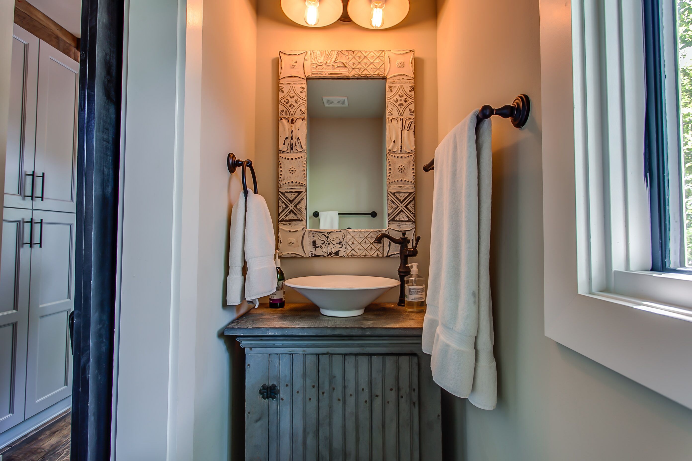 Sugar Shack - Luxury Farmhouse Style Cottage in the heart of Downtown Franklin