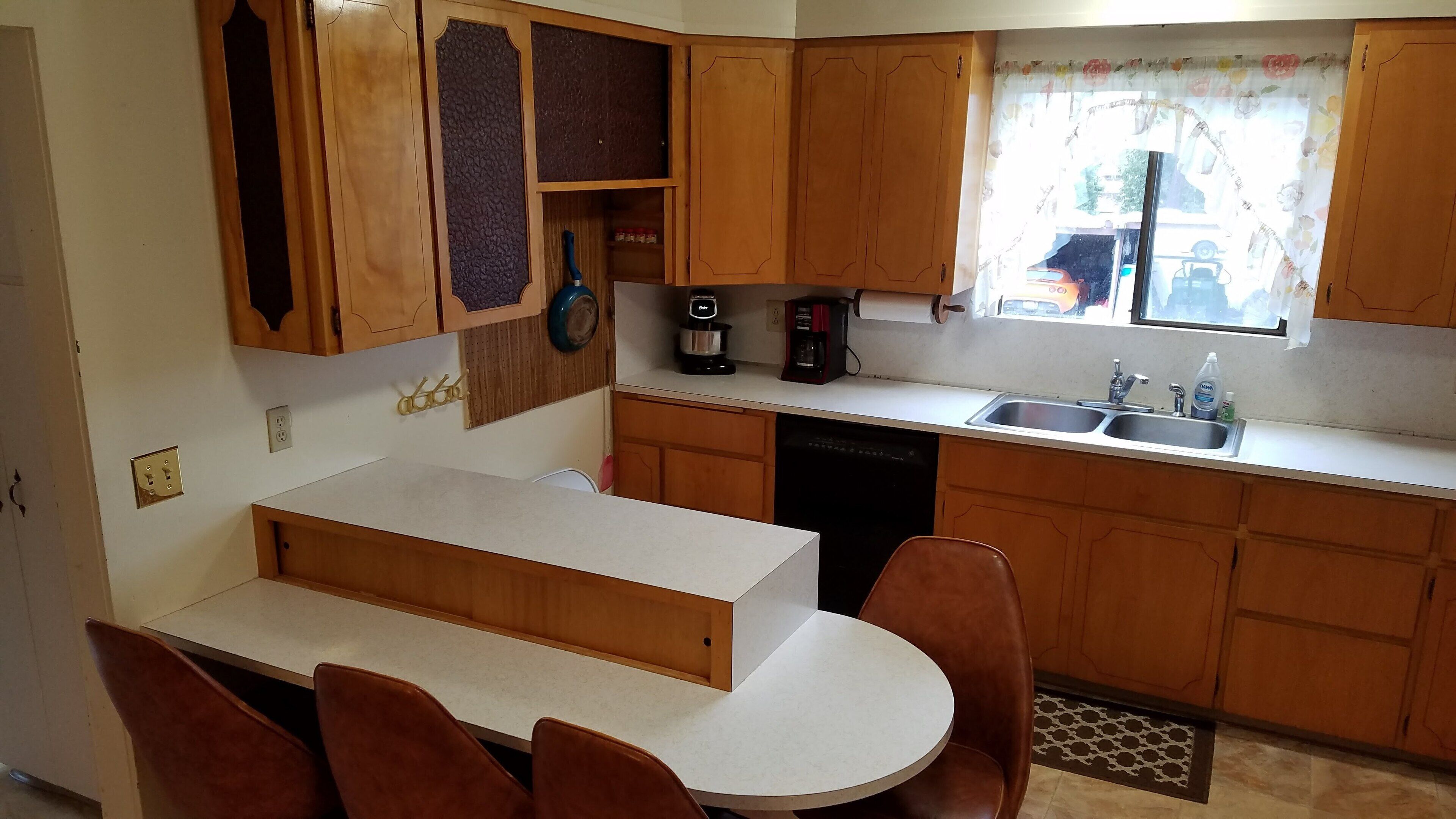 The Deer Park Farmhouse with Panoramic Olympic Mountain Views