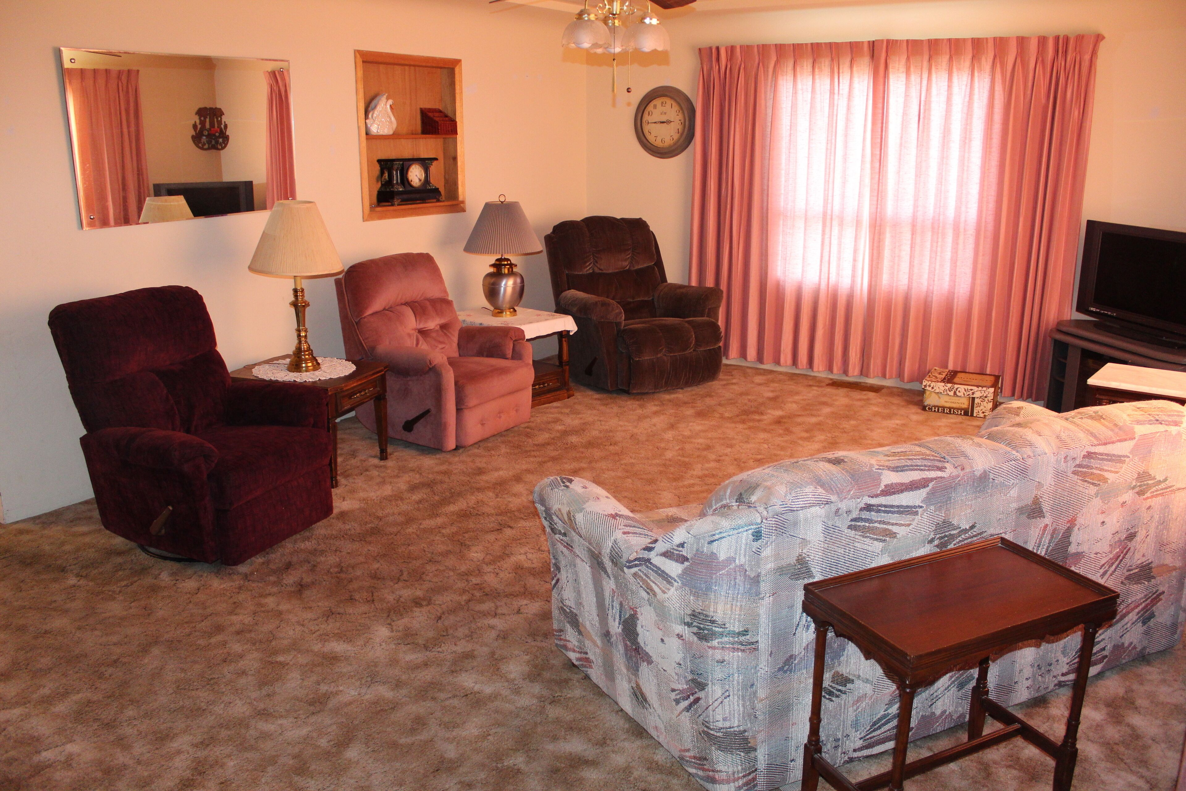 The Deer Park Farmhouse with Panoramic Olympic Mountain Views