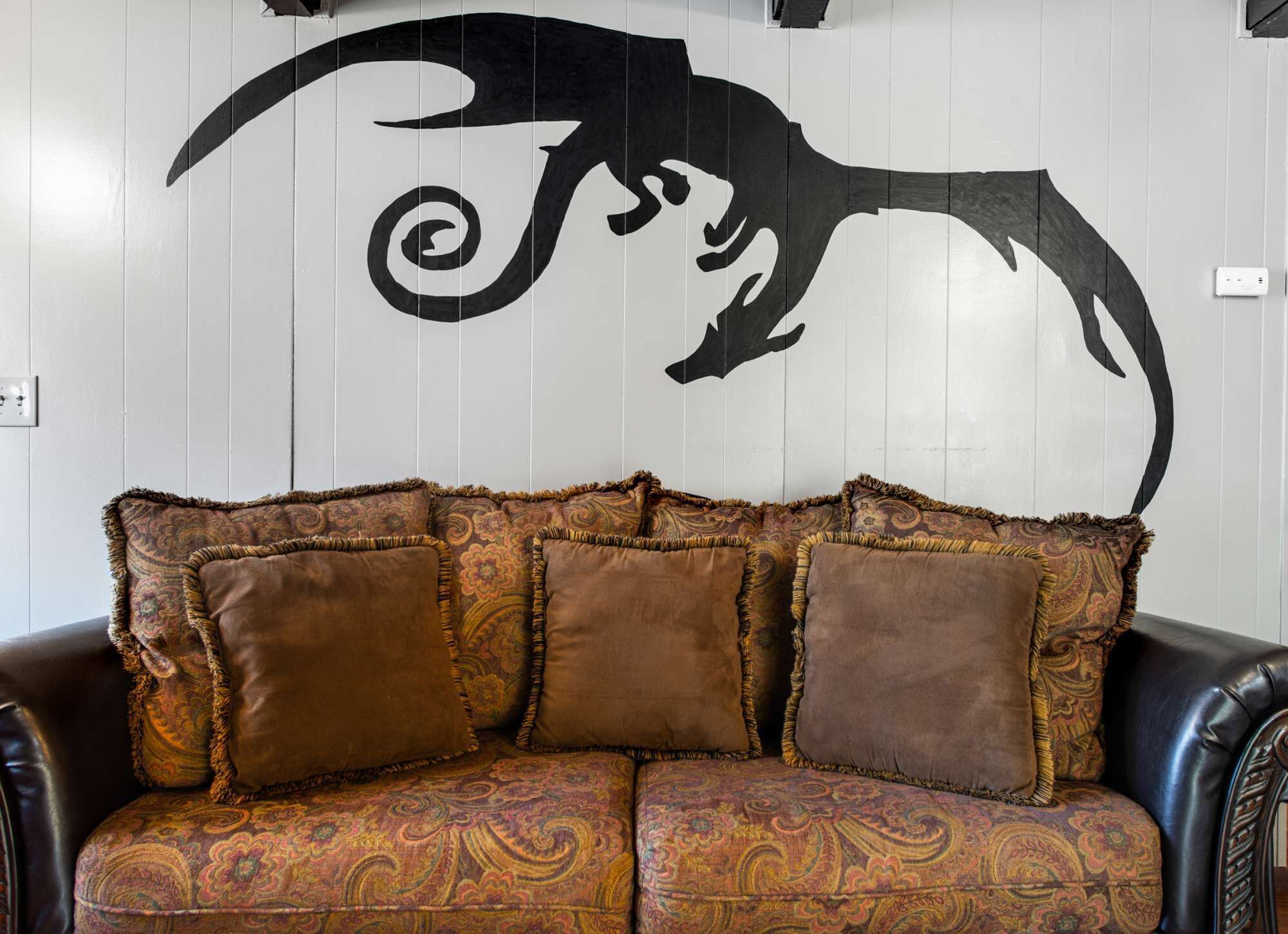 2-Story Medieval Villa Near Beach