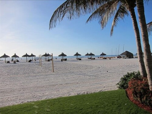 Caitlin's Beachfront Condo