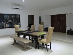 Dining - Unbelizeable Dreaming LTD aka Villa Ragazza Belize - SEE SPECIAL PRICING! (San Pedro)