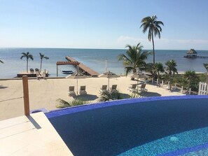 Outdoor pool, an infinity pool - Unbelizeable Dreaming LTD aka Villa Ragazza Belize - SEE SPECIAL PRICING! (San Pedro)