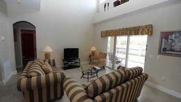 House | 5 bedrooms, desk, free WiFi