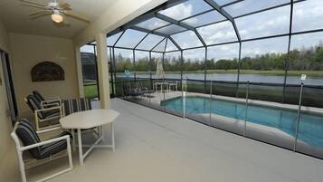 House | Terrace/patio