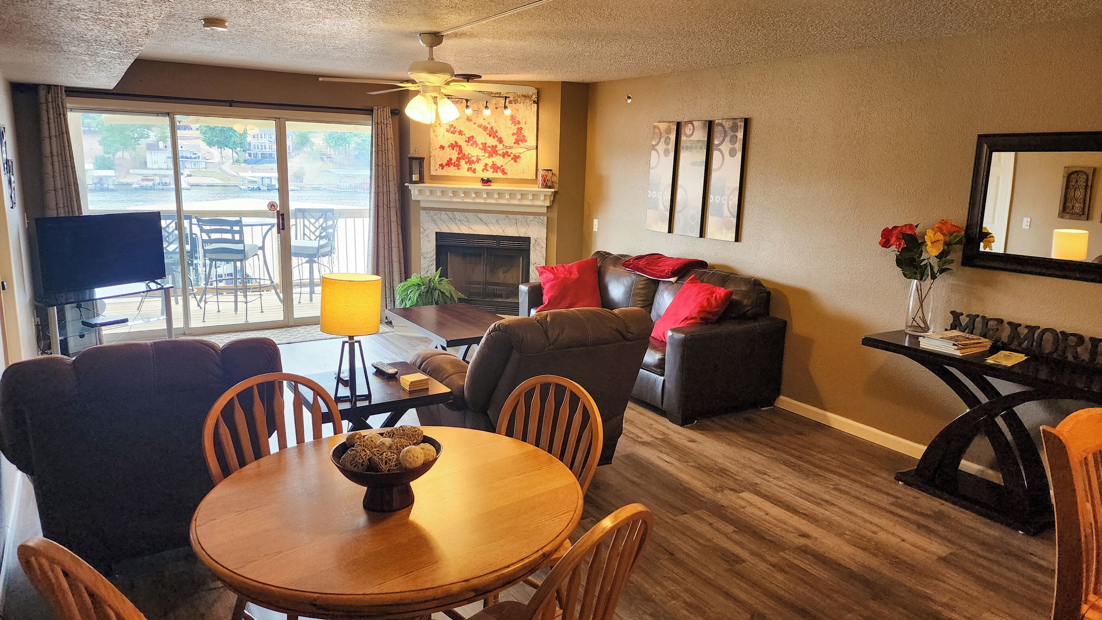 Smart TV, fireplace, DVD player, stereo