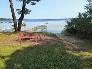 Terrace/patio - Higgins Lake Gem - One Of A Kind Lake Front (Higgins Lake)