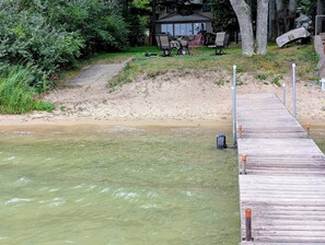 Terrace/patio - Higgins Lake Gem - One Of A Kind Lake Front (Higgins Lake)